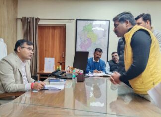 ललितपुर में जिलाधिकारी की जनसुनवाई में समस्याओं का त्वरित एवं मौके पर समाधान