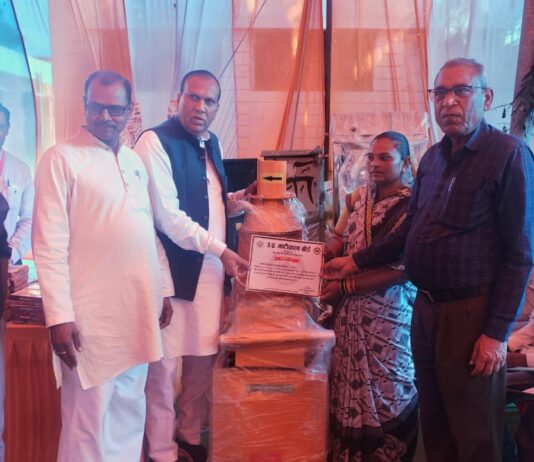 ललितपुर मेंउ0प्र0 माटीकला बोर्ड, ललितपुर द्वारा एक दिवसीय जागरूकता एवं टूल-किट्स वितरण कार्यक्रम का आयोजन सम्पन्न