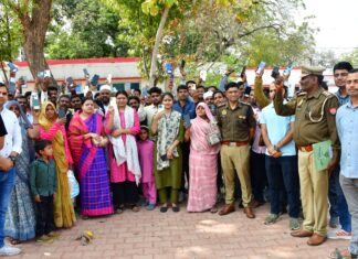 ललितपुर में पुलिस ने गिरे / खोये हुये 117 मोबाइल फोन बरामद किये गये जिनकी अनुमानित कीमत करीब 22 लाख रुपये