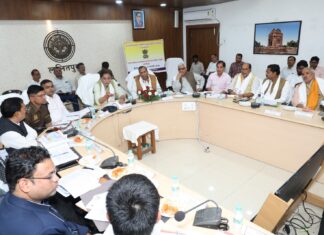 वीबी-जीरामजी योजना के लाभों का ग्राम स्तर तक कराएं प्रचार प्रसार, प्रत्येक श्रमिक का बनवाएं ई श्रम कार्ड:मा. सांसद अनुराग शर्मा